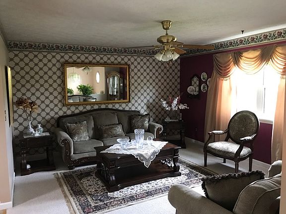 3rd image of 1503 Highlands Dr