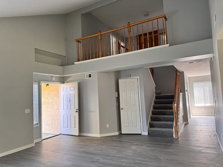 180 Cedar Mountain Dr — Photo 2
