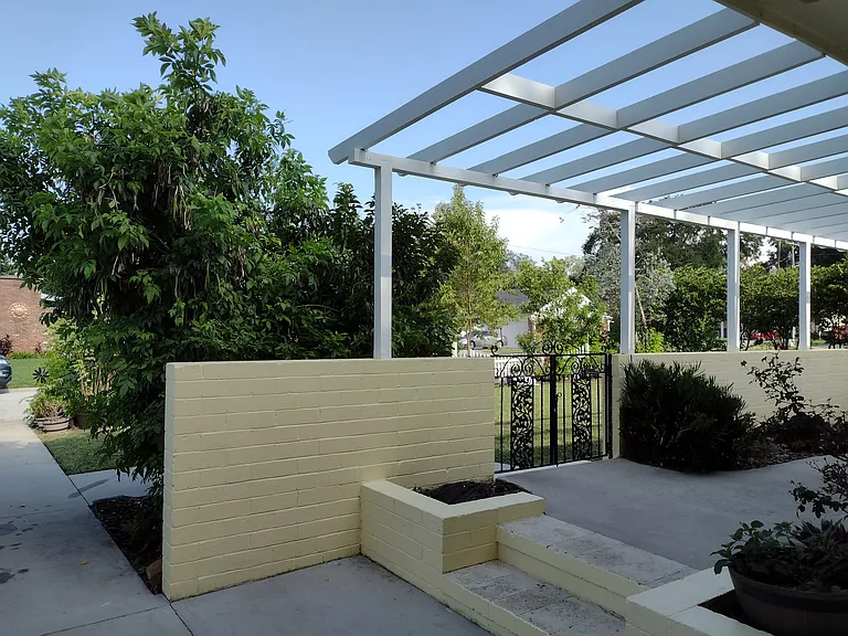 720 NE 17th Ct — Photo 5