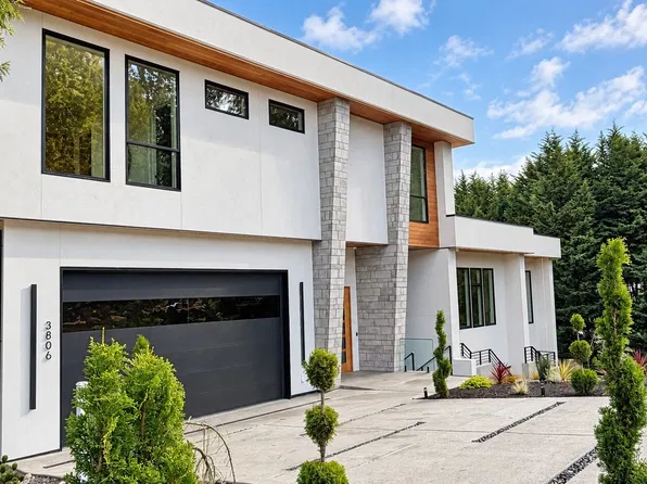 3806 95th Avenue NE, Yarrow Point, WA 98004
