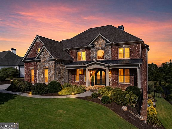 3rd image of 4645 Manor Dr