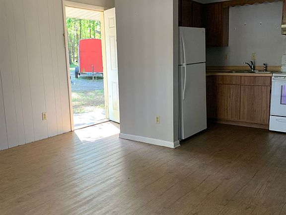 3rd image of 184 SE Hanover Pl APT 102