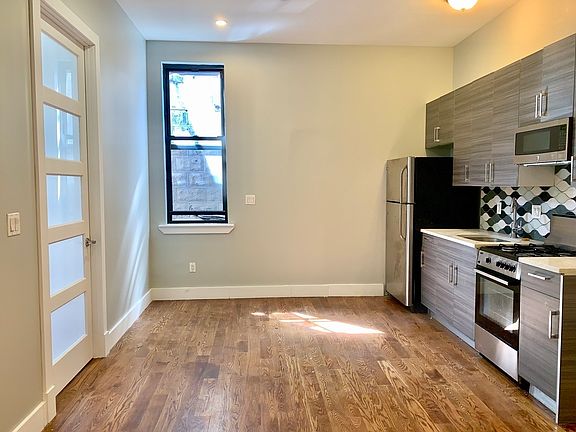 3rd image of 1503 Gates Ave #1B1