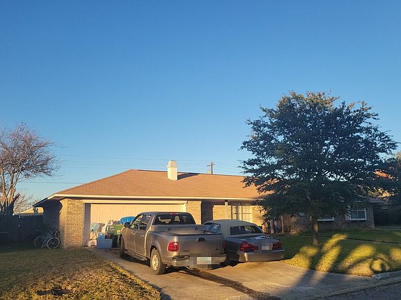 3rd image of 206 Red River Dr