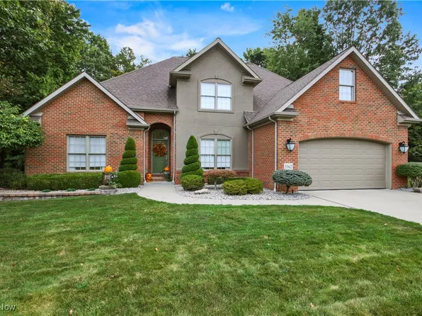 5362 Clingan Trails Blvd, Struthers, OH 44471