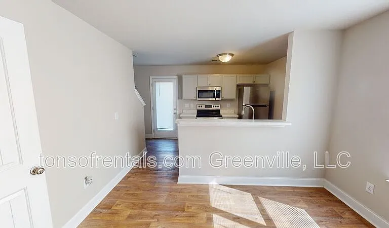 203B Cromer Rd — Photo 4