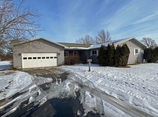 13331 McKeighan Rd, Chesaning, MI 48616