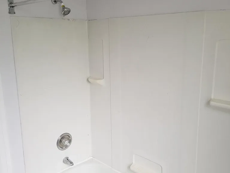145 E North St — Photo 7