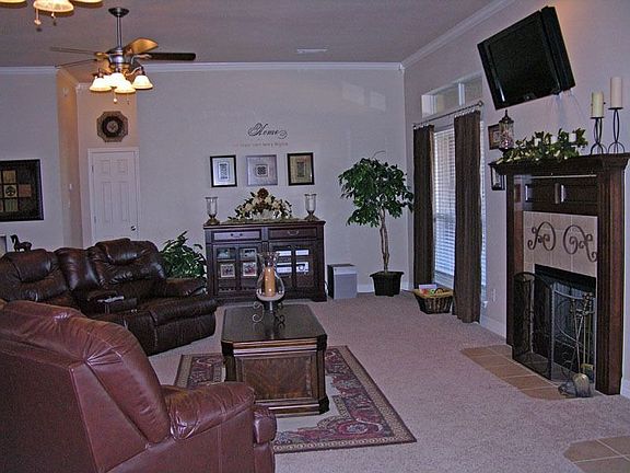5th image of 618 Gaylon St
