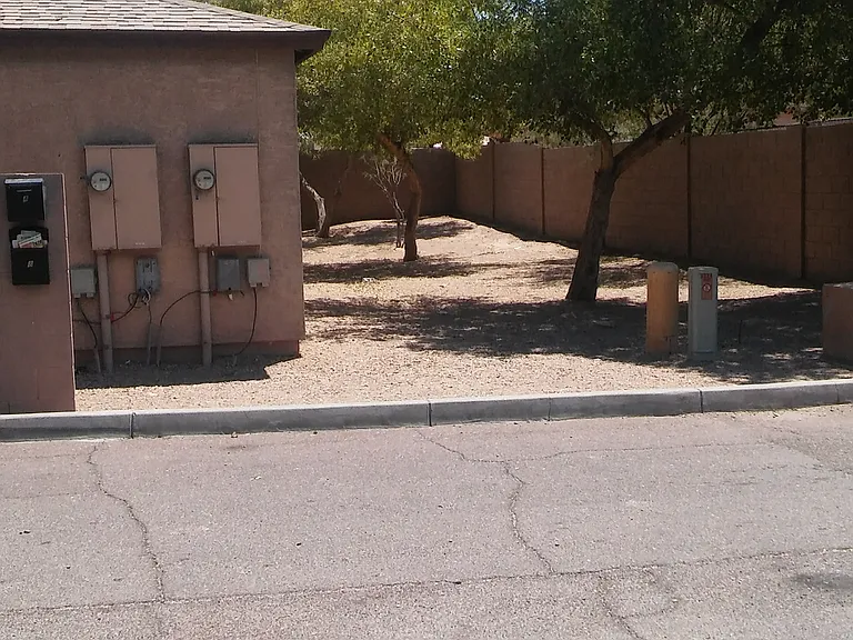 1240 E Mountain View Rd — Photo 4