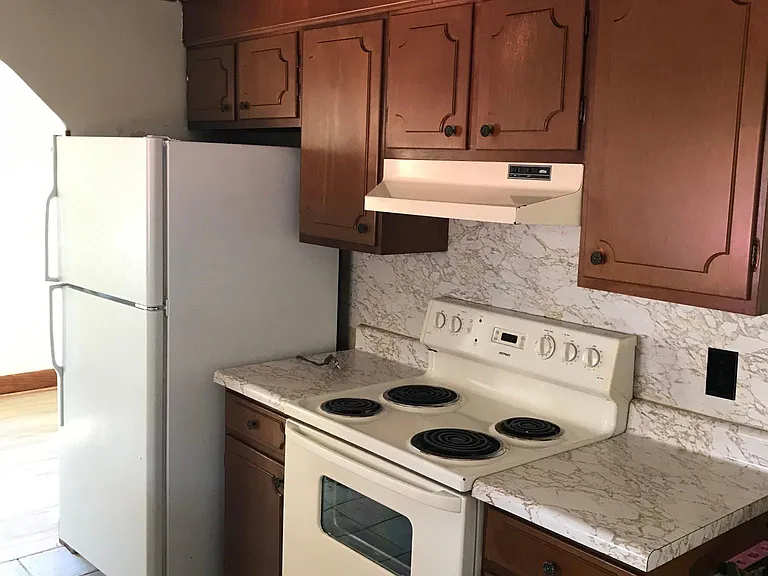 807 Potomac Ave — Photo 6