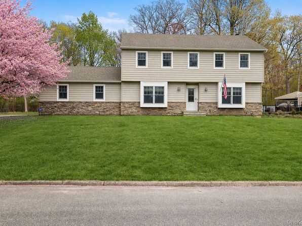 7 Midfield Street, Stony Brook, NY 11790