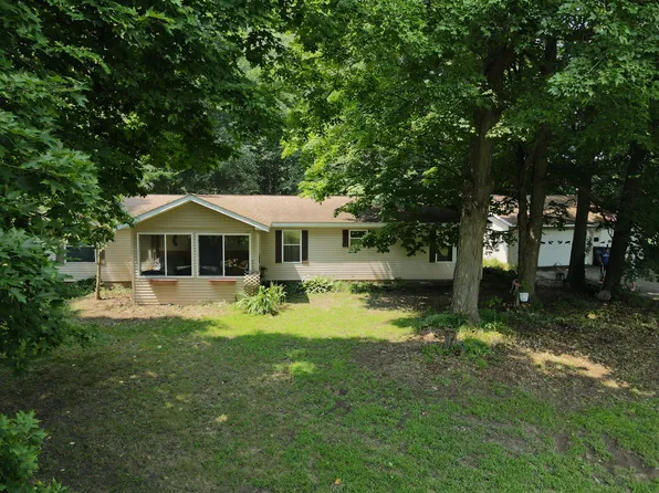 57360 County Road 215, Lawrence, MI 49064