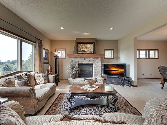 5th image of 13375 Frankfort Ct NE