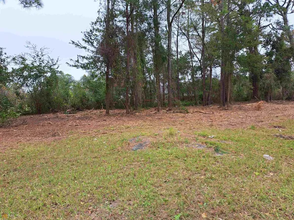 1100 Point Peter Rd, Saint Marys, GA 31558
