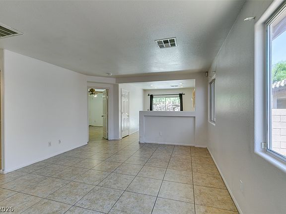 5th image of 11112 Calder Ave