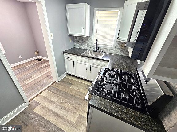 5th image of 5324 Wasena Ave