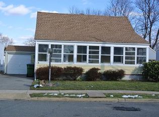 89 Sharon Ave, Edison, NJ 08817