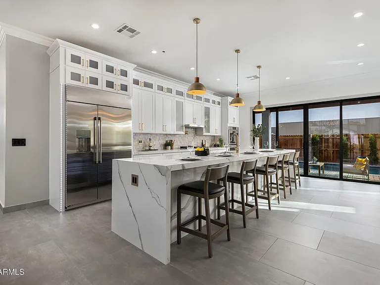8319 E Columbus Ave — Photo 12