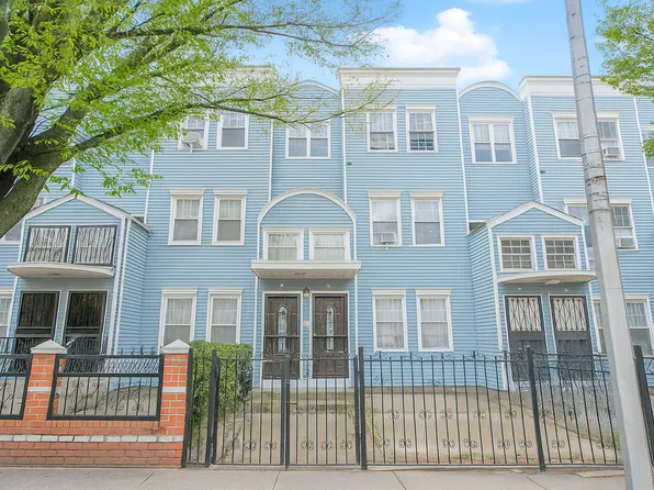 934 Jefferson Avenue image 1 of 36