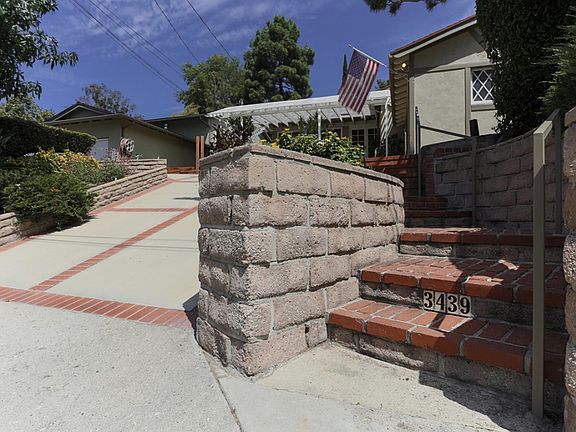 2nd image of 3439 Mevel Pl