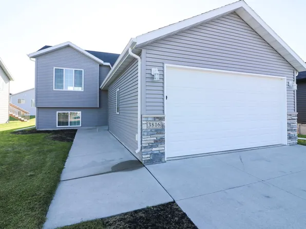 3816 31st St S, Moorhead, MN 56560