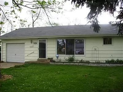 8104 Rockwood Dr photo 1