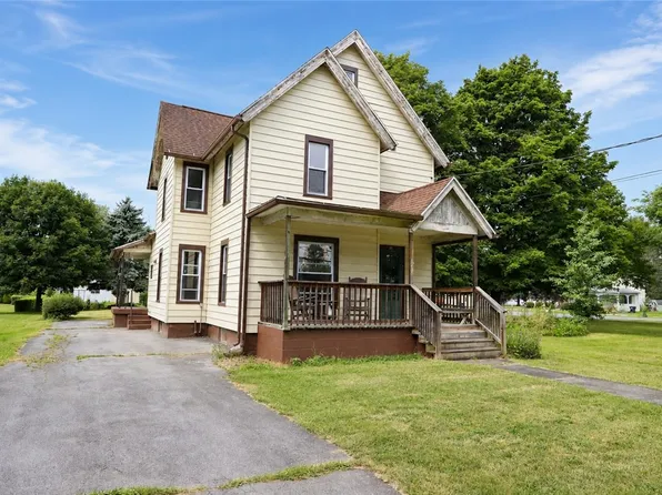 58 Charles St, Penn Yan, NY 14527