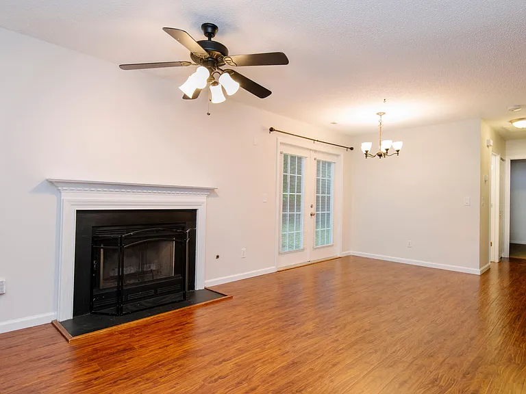 221 Adefield Ln — Photo 3