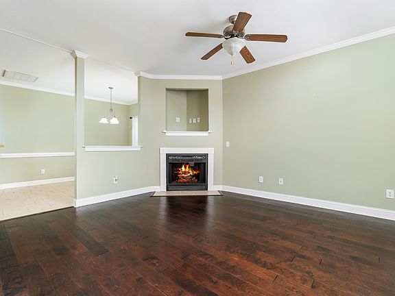 5th image of 2012 Cambria Dr #B