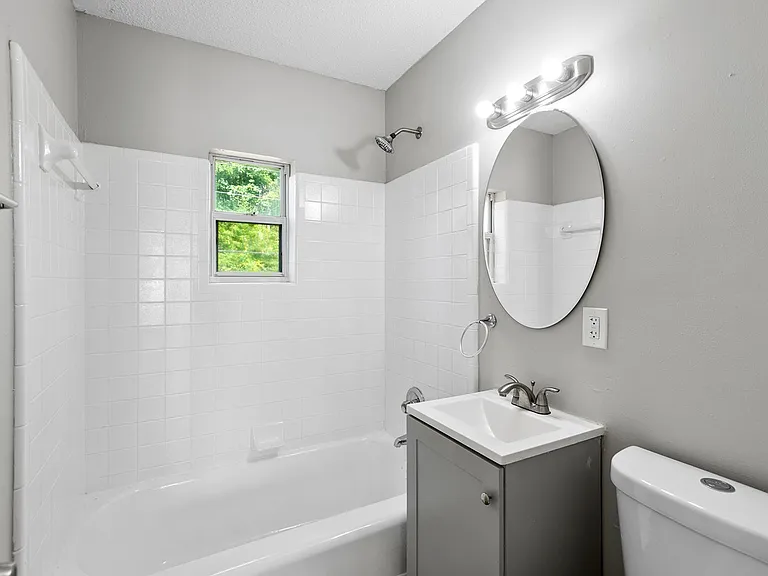 Bellview Apartments — Photo 26