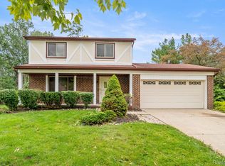 43813 Yorktown St, Canton, MI 48188