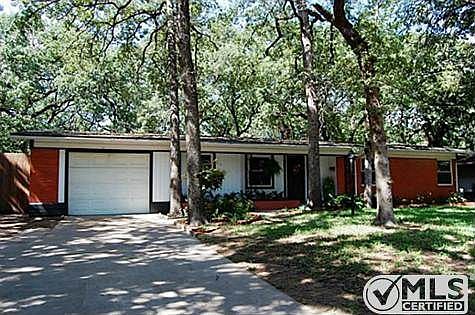 1st image of 1415 W Lavender Ln