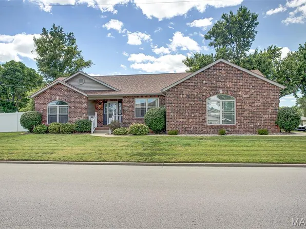 1060 George St, Wood River, IL 62095
