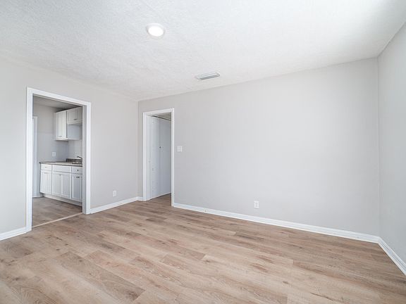 3rd image of 3034 W 18th St #A