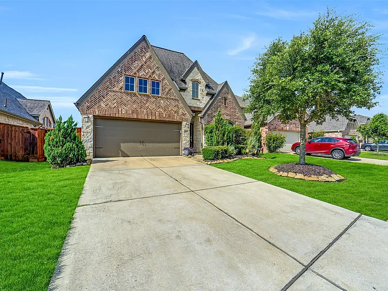 24247 Via Vitani Dr — Photo 2