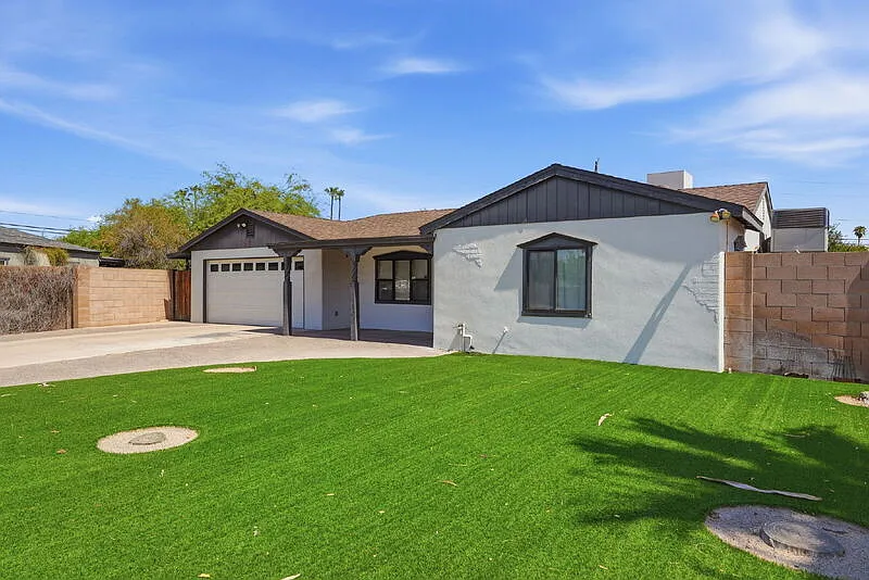 3 bed, 2.0 bath, 1386 sqft, $2,895 — Photo 2