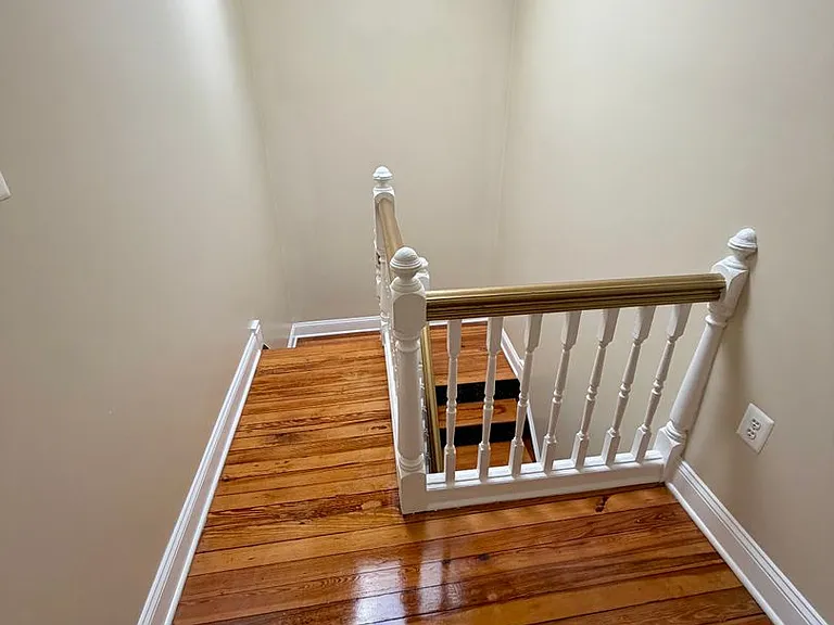 411 E Lorraine Ave — Photo 13