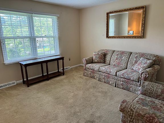5th image of 105 Creston Oaks Ct