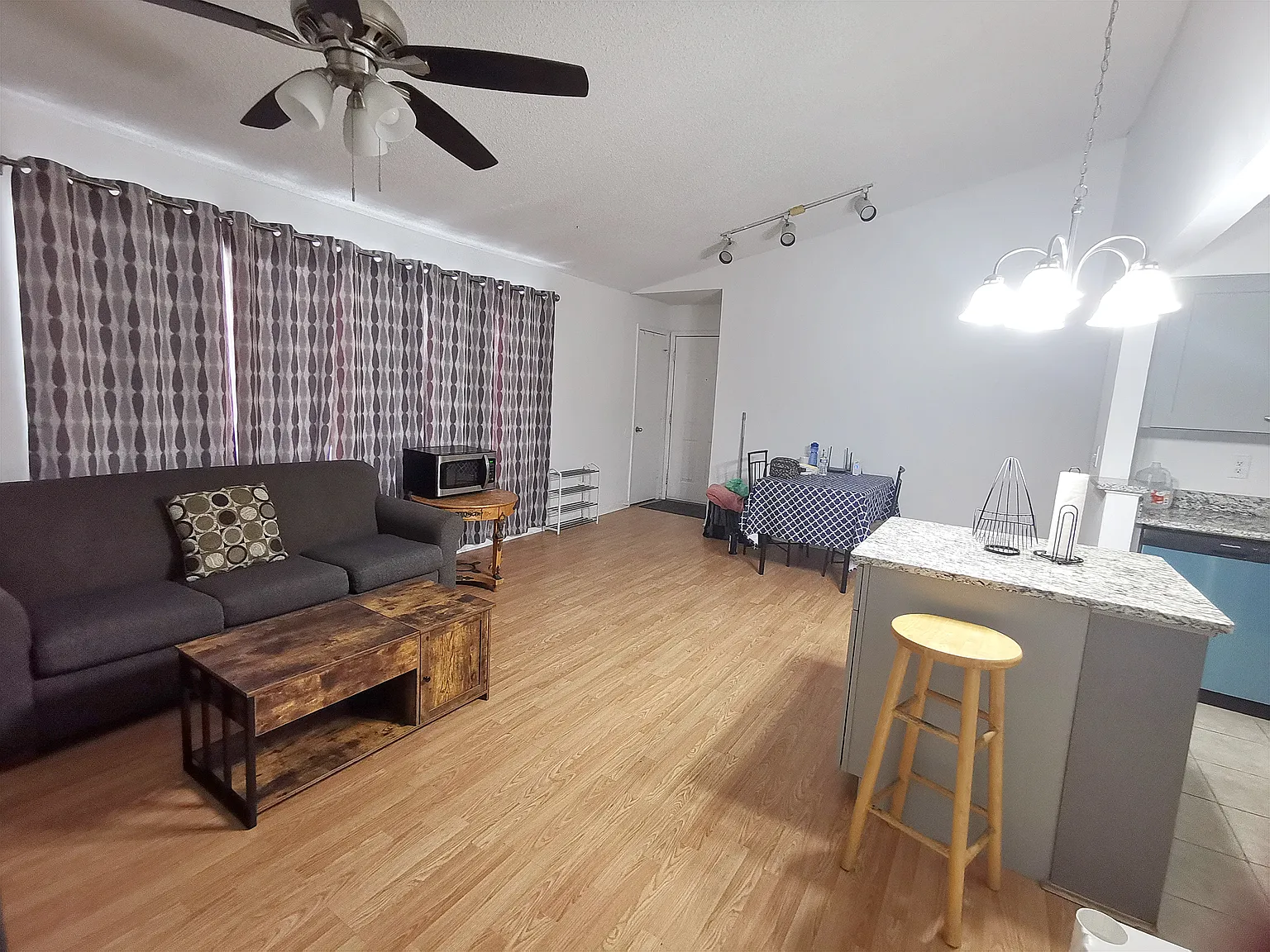 1 bed, 1177 sqft, $495 — Photo 4