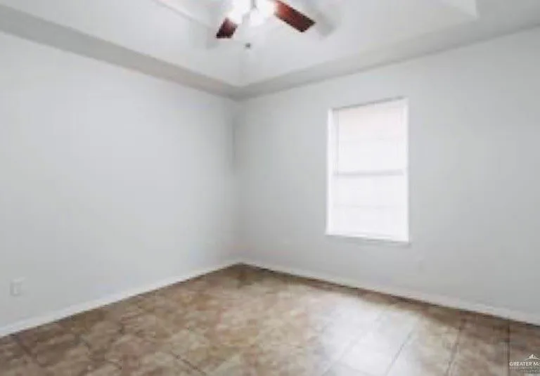 241 E 19th St #3 — Photo 5