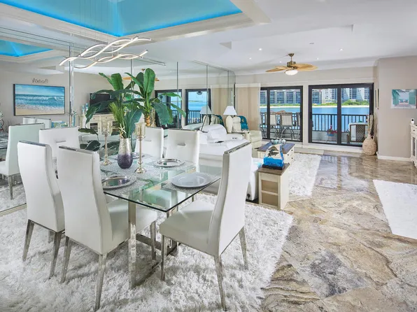 209 La Peninsula Blvd #209, Naples, FL 34113