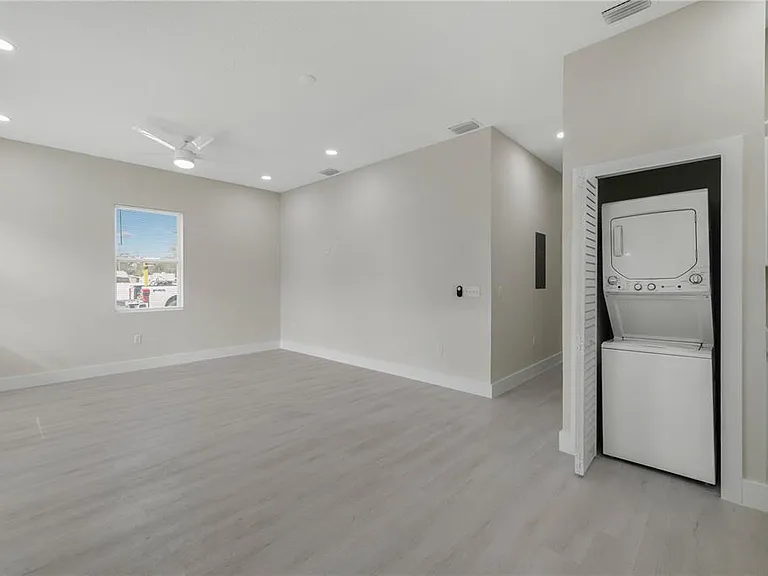6974 Belltree Ct — Photo 3