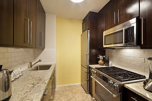 Rented by CORE | media 17