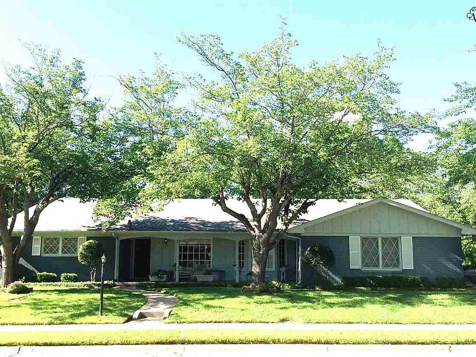 1st image of 1600 Celia Dr
