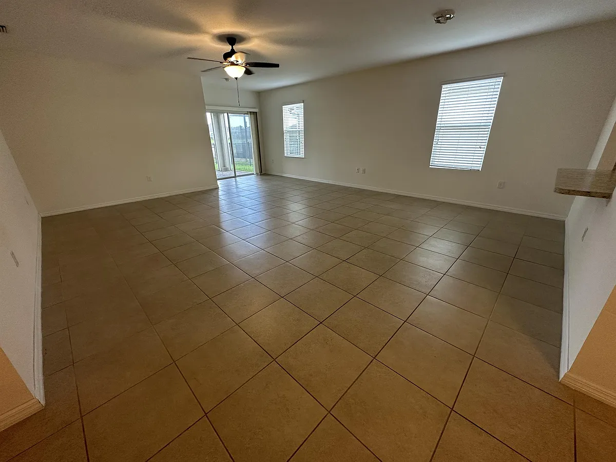 Building Photo - 3488 Acapulco Cir