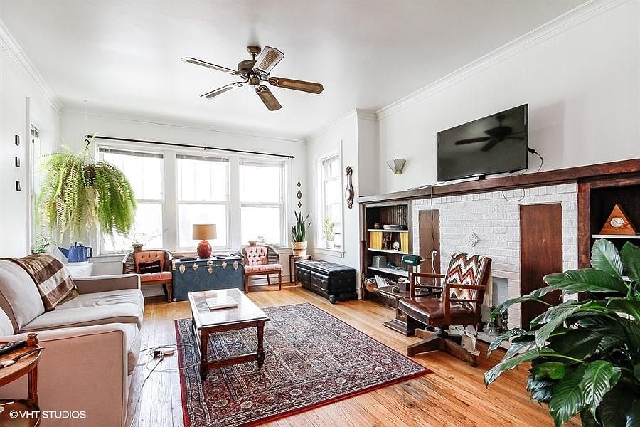 2nd image of 4216 N Francisco Ave APT 1E