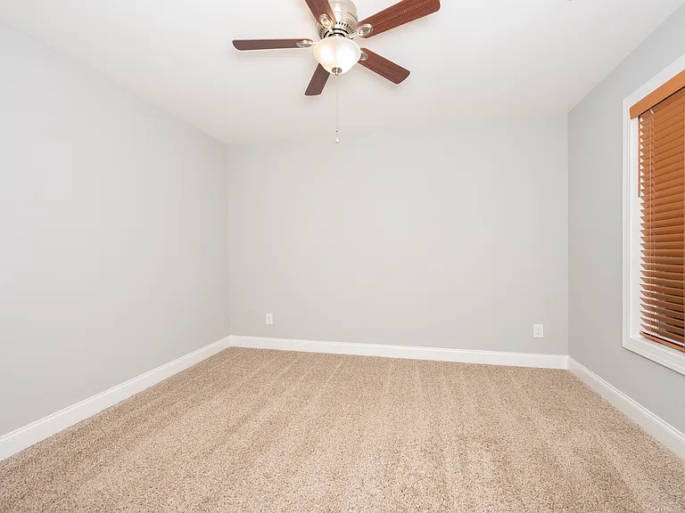 490 Lotus Ct — Photo 23