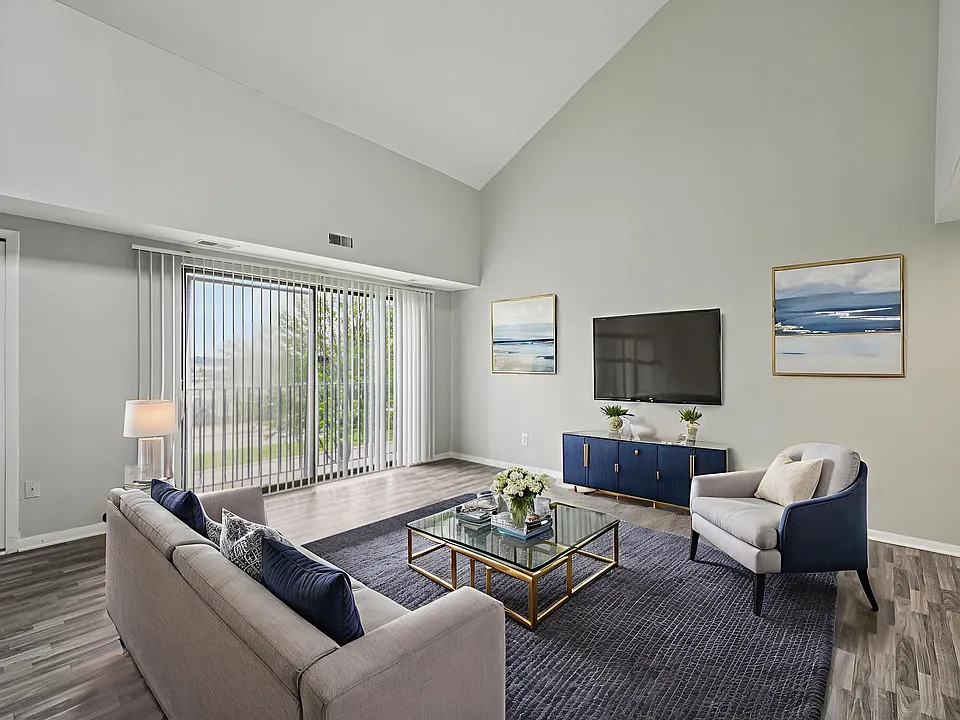 Palms East Apartments