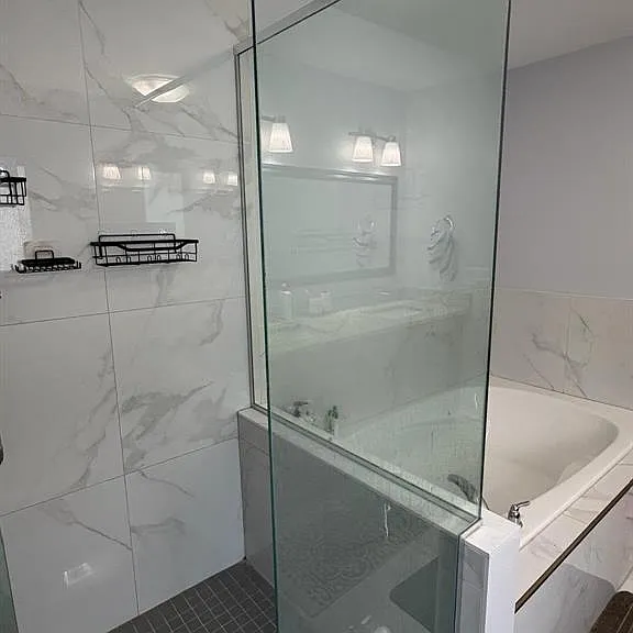 112 Kingsbridge Dr #UPPER — Photo 13